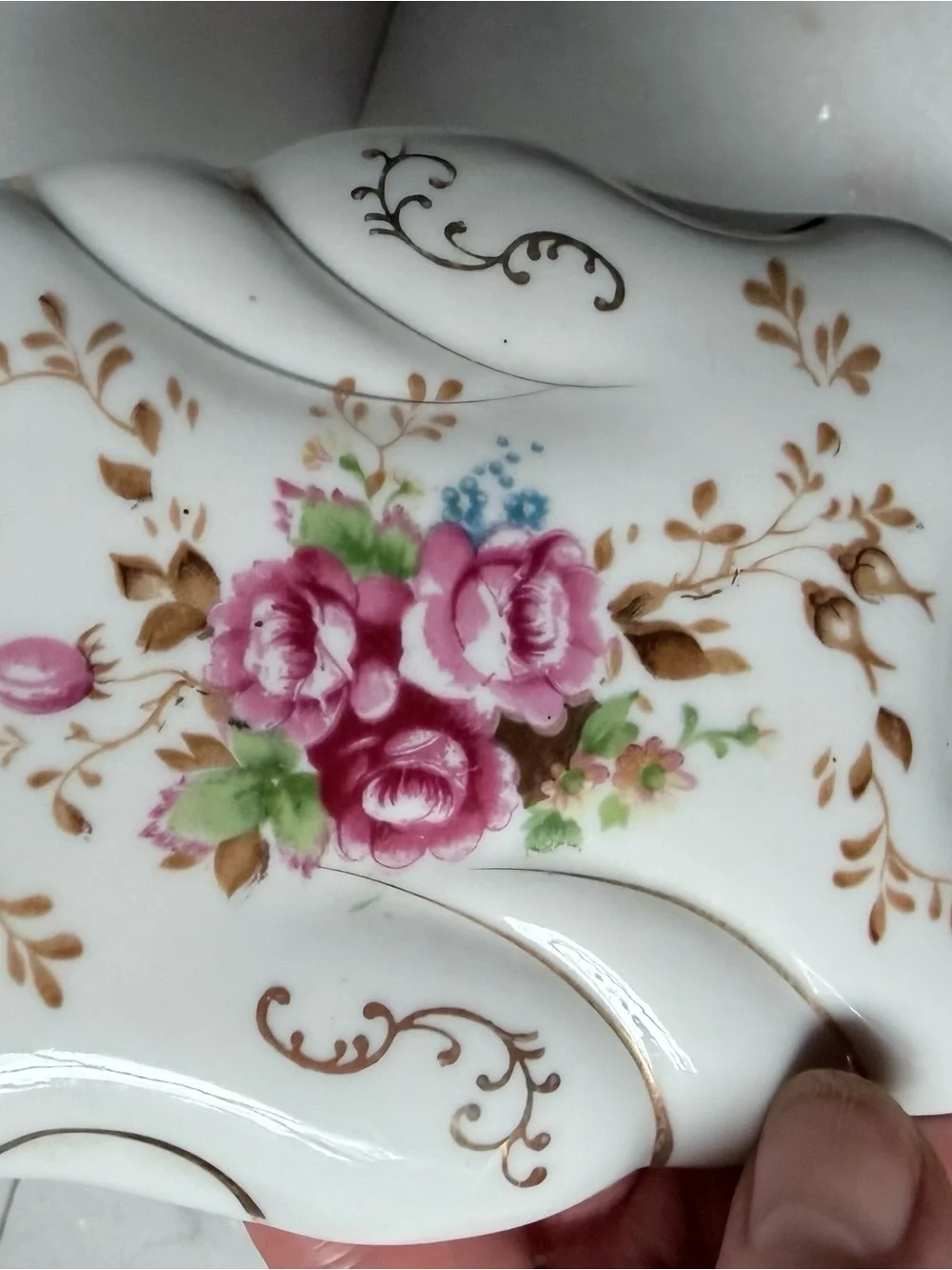 Saji porcelain hand my